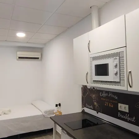 21bis Apartment *